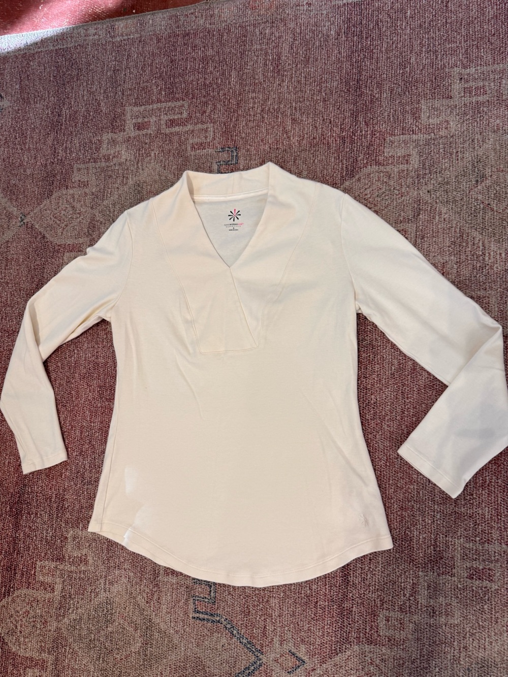 Isaac Mizrahi live essentials soft cotton long sleeve v neck tee like new small